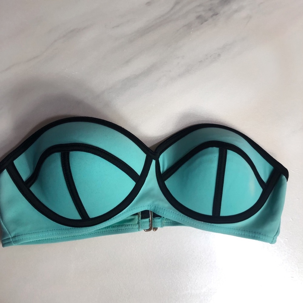 BATHING SUIT TOP